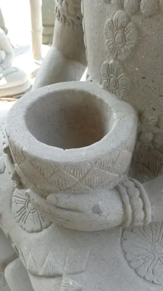 Product image 5 of the product “Seated Buddha in Thai style made of Riverstone, Holds a vessel in his hands, H. 150cm. ”